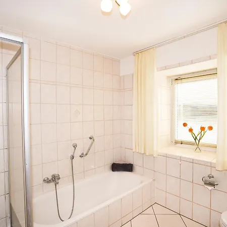 Marienburger Strasse 12 דירה