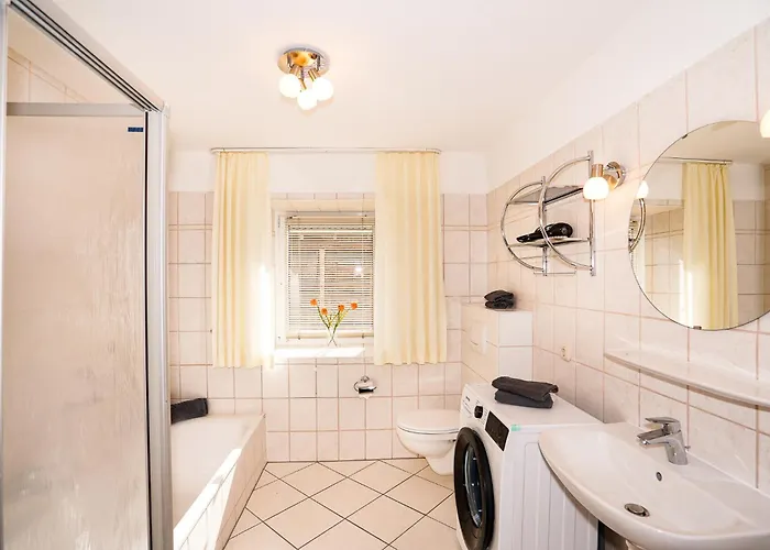 Marienburger Strasse 12 *